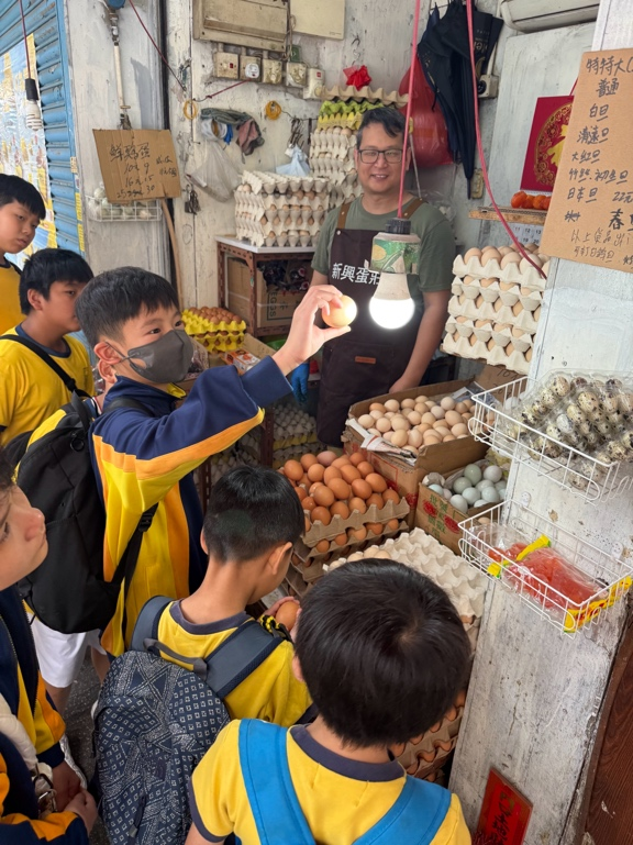 圖六_學生為值收入家庭服務